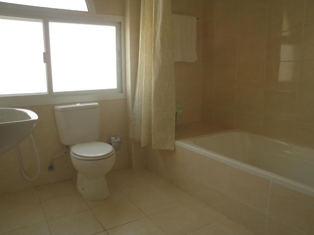 Hamasa Plaza Hotel Al Buraimi Phòng bức ảnh